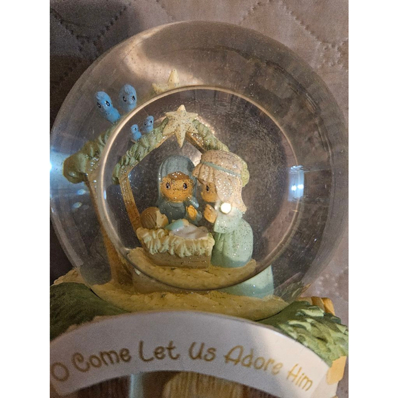Precious Moments Nativity Musical Waterball Snowglobe O Little Town of Bethlehem - Picture 8 of 12